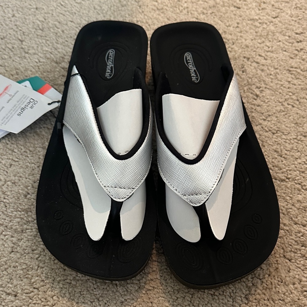 Aerothotic Silver and Black Women’s Ergonomic Thong Sandals